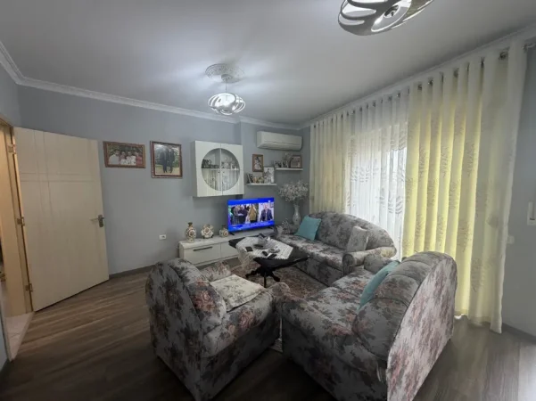 Tirane, shitet apartament 2+1+Ballkon Kati 5, 113 m² 260.000 € (Kompleksi Panorama/Instituti Harry Fultz)