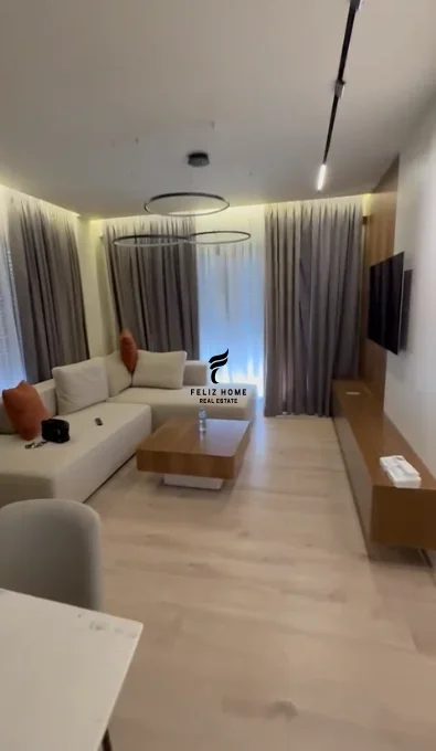 Tirane, jepet me qera apartament 2+1 Kati 6, 95 m² 750 € (KINOSTUDIO)