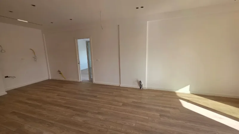 Vlore, shitet apartament 2+1 Kati 10, 110 m² 242.000 € 