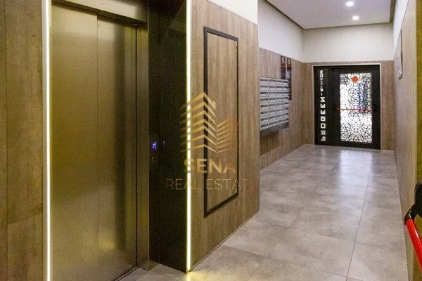 Tirane, jepet me qera ambjent biznesi Kati 1, 78 m² 600 € (5 Maji, Kompleksi Tirana Uptown)