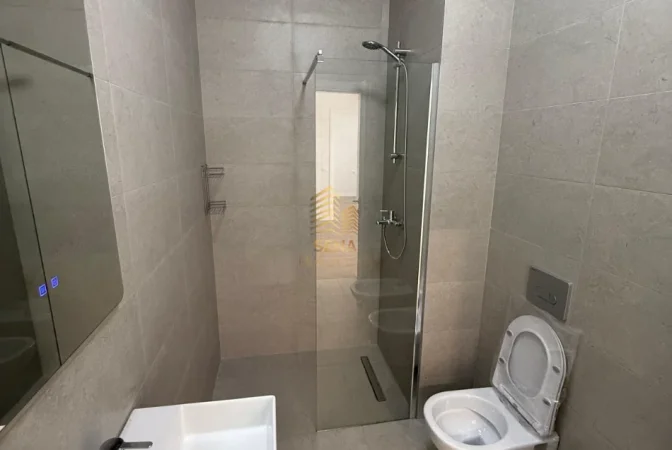 Tirane, jepet me qera ambjent biznesi Kati 1, 78 m² 600 € (5 Maji, Kompleksi Tirana Uptown)