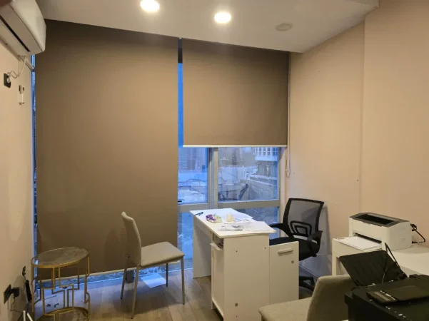 Tirane, jepet me qera zyre Kati 1, 12 m² 300 € (MYSLYM SHYRI)