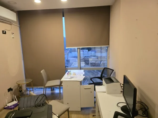 Tirane, jepet me qera zyre Kati 1, 12 m² 300 € (MYSLYM SHYRI)