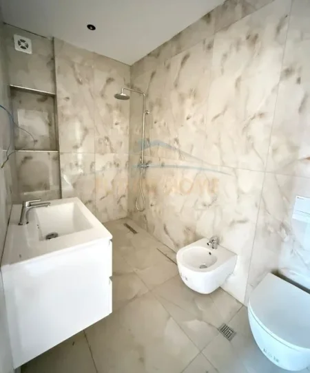Tirane, shitet apartament 2+1 Kati 5, 103 m² 257.500 € (rruga qemal stafa)