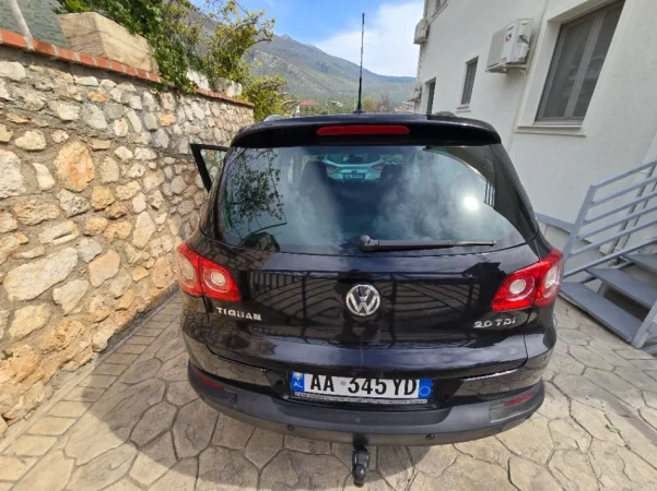Tirane, shitet makine Volkswagen Tiguan Nafte, e zeze automatik Kondicioner 257.598 km 6.700 €