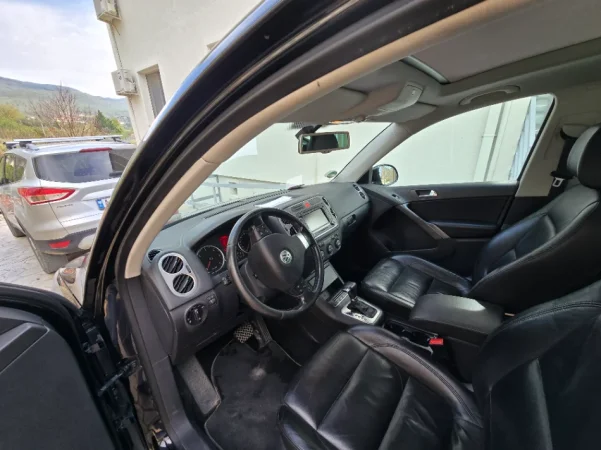 Tirane, shitet makine Volkswagen Tiguan Nafte, e zeze automatik Kondicioner 257.598 km 6.700 €