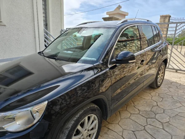 Tirane, shitet makine Volkswagen Tiguan Nafte, e zeze automatik Kondicioner 257.598 km 6.700 €