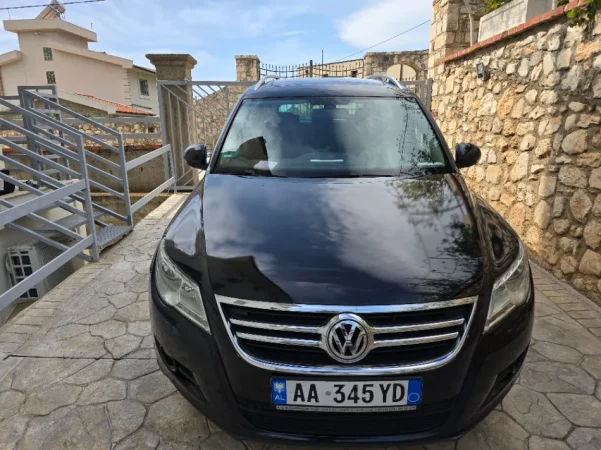 Tirane, shitet makine Volkswagen Tiguan Nafte, e zeze automatik Kondicioner 257.598 km 6.700 €