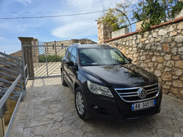 Tirane, shitet makine Volkswagen Tiguan Nafte, e zeze automatik Kondicioner 257.598 km 6.700 €