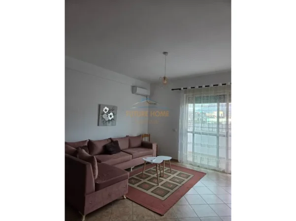 Tirane, jepet me qera apartament 1+1 Kati 3, 77 m² 500 € (Rruga Riza Cerova)