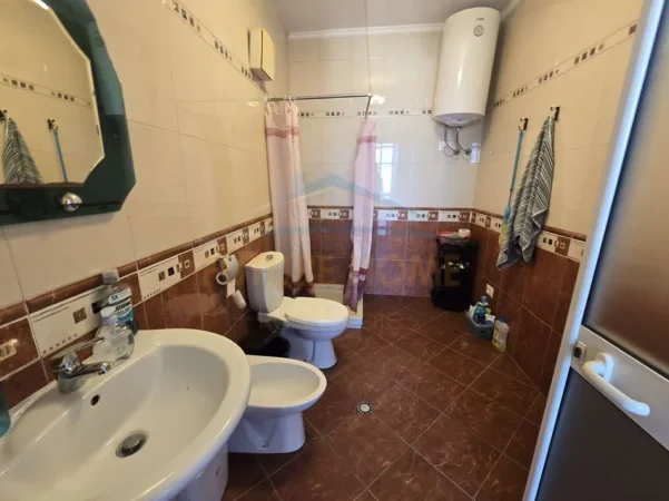 Tirane, jepet me qera apartament 2+1 Kati 9, 120 m² 650 € (Barrikadave, Tiranë,)