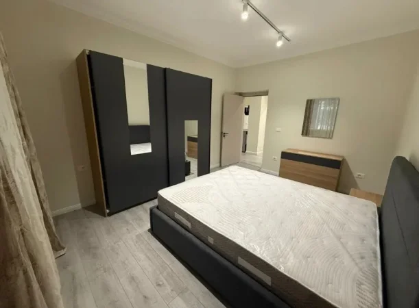 Tirane, jepet me qera apartament 2+1+Ballkon Kati 1, 80 m² 850 € (BLLOK VASO PASHA)