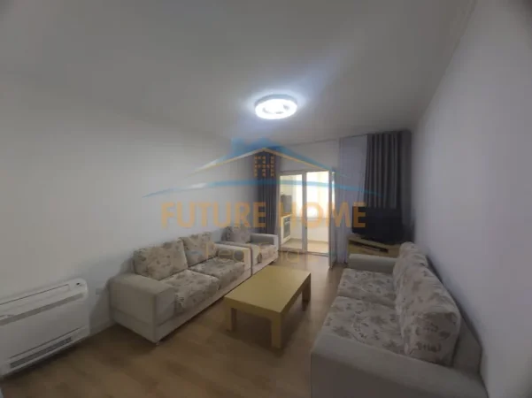 Tirane, jepet me qera apartament 2+1 Kati 3, 100 m² 800 € (Stadiumi Dinamo,)