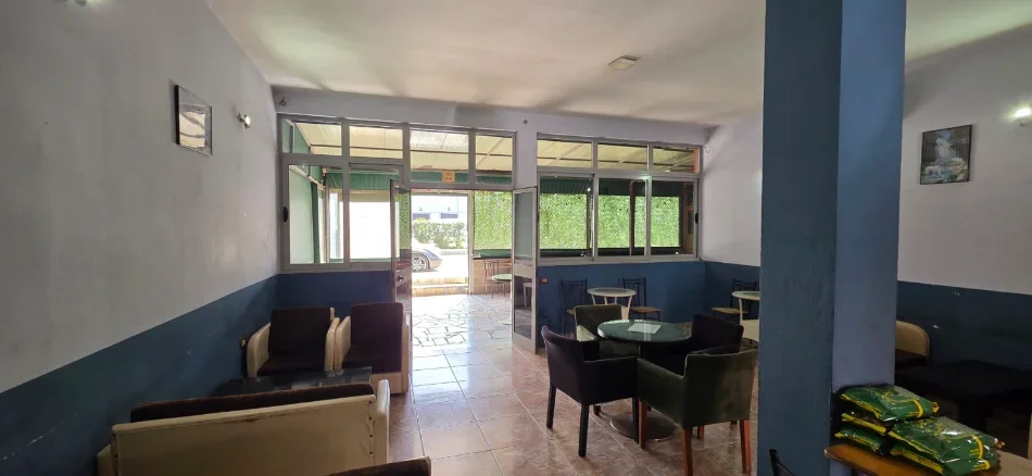 Tirane, jepet me qera lokal Kati 0, 130 m² 600 € (Univers City)