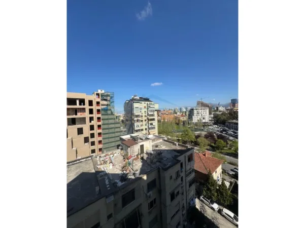 Tirane, jepet me qera apartament 2+1 Kati 9, 117 m² 650 € (Komuna e Parisit)