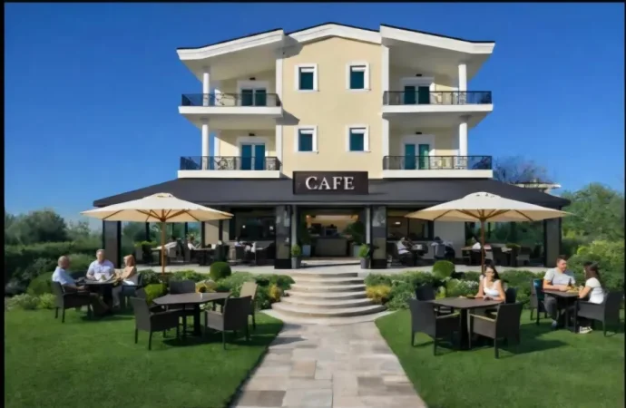 Tirane, jepet me qera lokal Kati 1, 2.800 m² 2.500 € (Paskuqan)