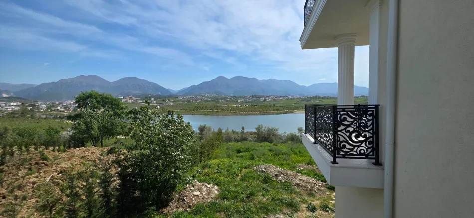 Tirane, jepet me qera lokal Kati 1, 2.800 m² 2.500 € (Paskuqan)
