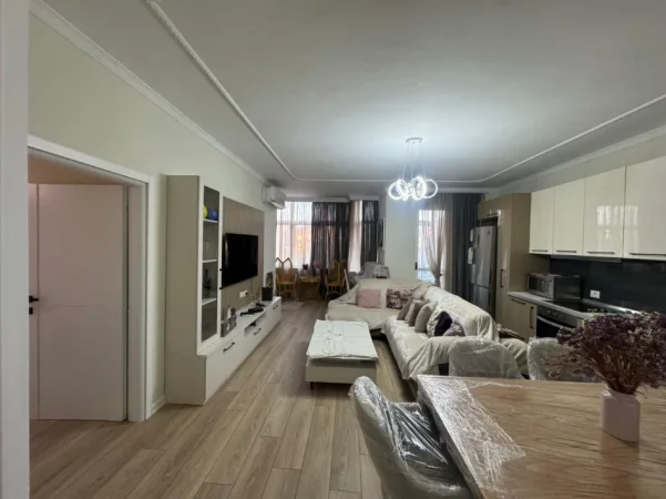 Tirane, jepet me qera apartament 3+1 Kati 3, 100 m² 1.200 € (ISH EKSPOZITA)