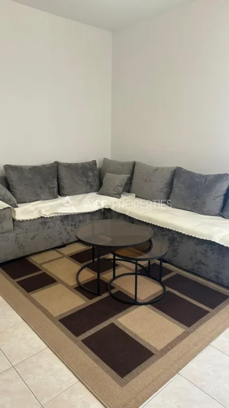 Durres, jepet me qera apartament 2+1 Kati 3, 100 m² 450 € (Durres,Plazh)