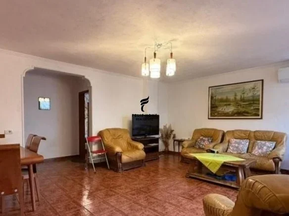 Tirane, shitet apartament 2+1 Kati 2, 100 m² 222.000 € (ZOGU I ZI)