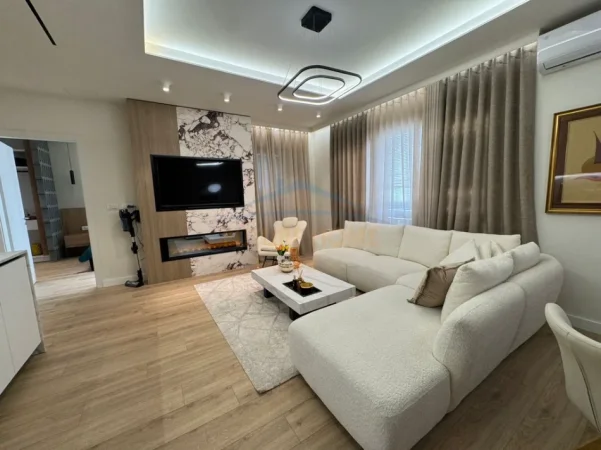 Tirane, shitet apartament 1+1 Kati 9, 72 m² 180.000 € (Zogu i Zi)