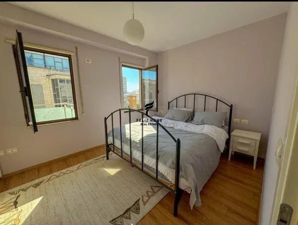 Tirane, jepet me qera apartament 2+1 Kati 6, 90 m² 800 € (MINE PEZA)