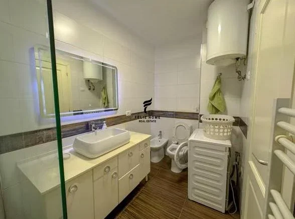 Tirane, jepet me qera apartament 2+1 Kati 6, 90 m² 800 € (MINE PEZA)
