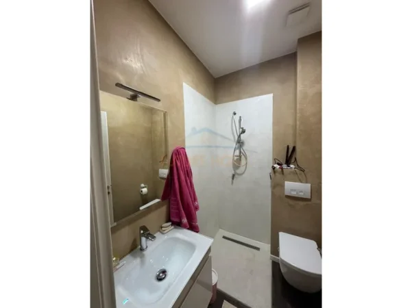 Tirane, jepet me qera apartament 2+1 Kati 3, 99 m² 500 € (Fresk)
