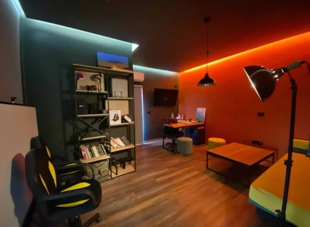 Tirane, jepet me qera zyre Kati 2, 45 m² 470 € (Sauk)