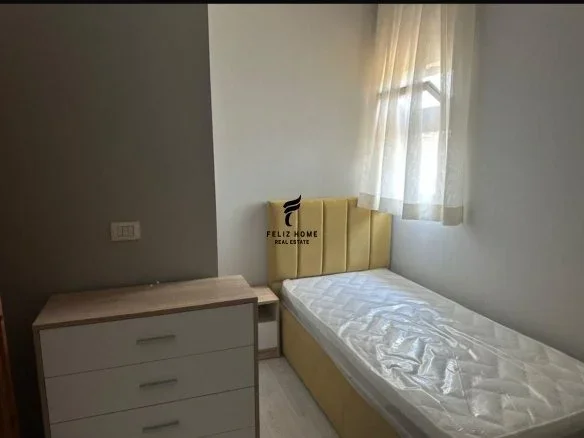 Tirane, jepet me qera apartament 2+1 Kati 7, 90 m² 600 € (XHAMLLIKU)