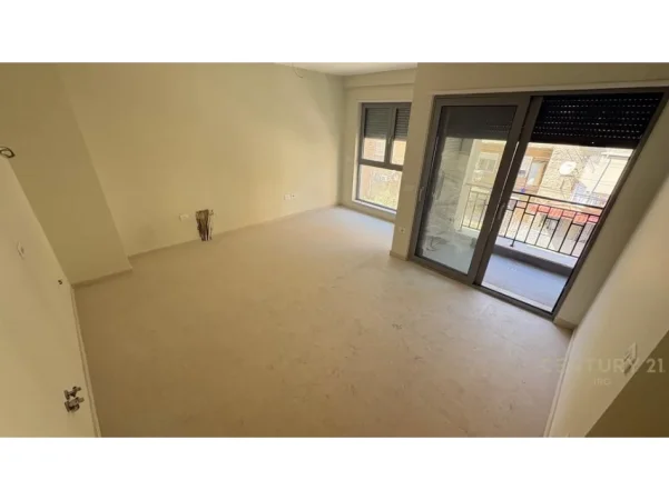 Tirane, shitet apartament 1+1 Kati 1, 64 m² 170.000 € (Shkolla e Kuqe)