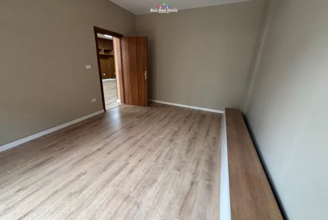 Tirane, shes apartament 2+1 Kati 6, 126 m² 330.000 € (Rruga e Kosovareve)