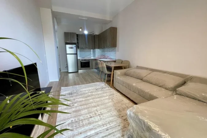Tirane, jepet me qera apartament 1+1+Ballkon Kati 2, 64 m² 620 € (Kompleksi Kontakt)