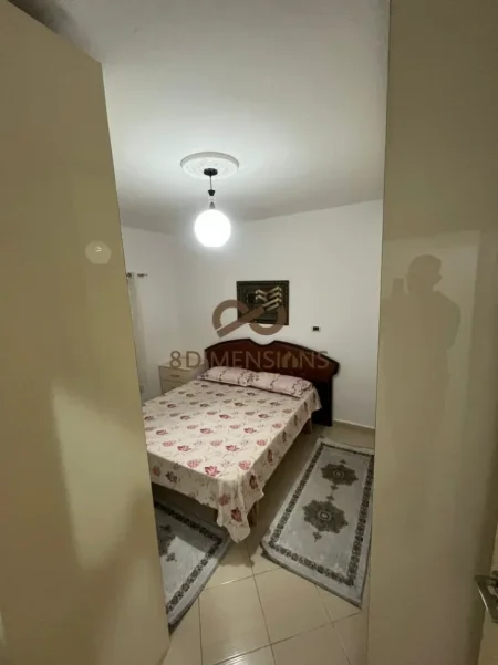 Tirane, jepet me qera apartament 1+1 Kati 2, 60 m² 400 € (oxhaku)