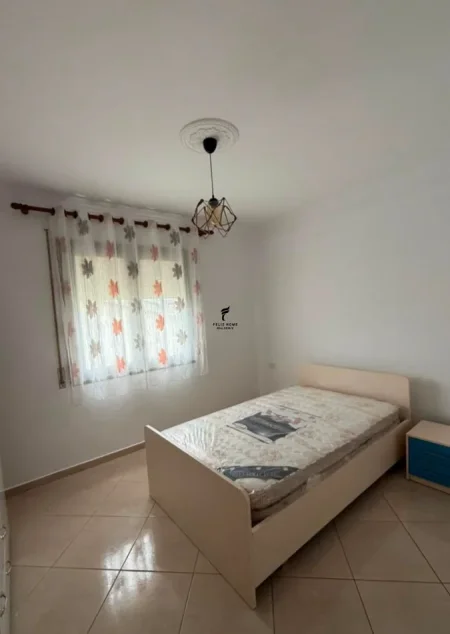 Tirane, jepet me qera apartament 2+1 Kati 4, 100 m² 600 € (KOPSHTI BOTANIK)