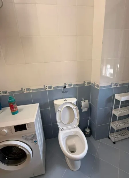 Tirane, jepet me qera apartament 2+1 Kati 4, 100 m² 600 € (KOPSHTI BOTANIK)