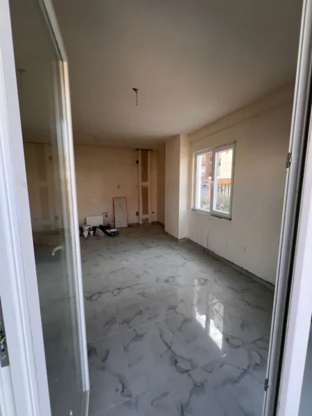 Tirane, jepet me qera apartament 1+1 Kati 1, 58 m² 350 € (Kamez)