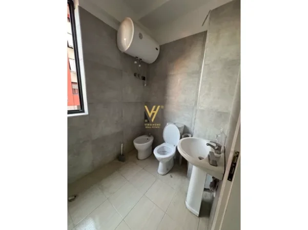 Tirane, shitet apartament 2+1+Ballkon Kati 2, 115 m² 162.000 € (SHKOZE)