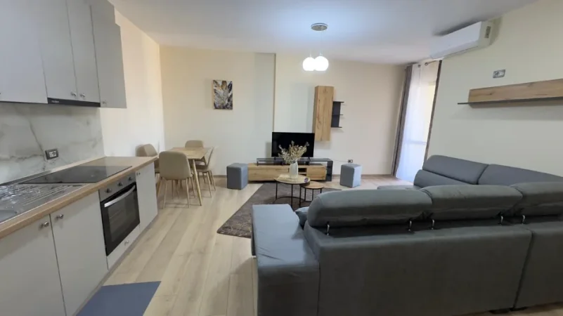 Tirane, jepet me qera apartament 1+1 Kati 5, 65 m² 600 € (Globe)