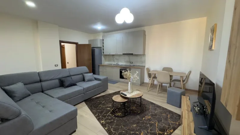 Tirane, jepet me qera apartament 1+1 Kati 5, 65 m² 600 € (Globe)
