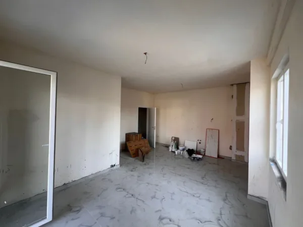 Tirane, jepet me qera ambjent biznesi Kati 0, 58 m² 350 € (Kamez)