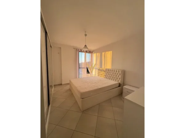 Tirane, shitet apartament 1+1+Ballkon Kati 3, 76 m² 114.000 € (SHKOZE)