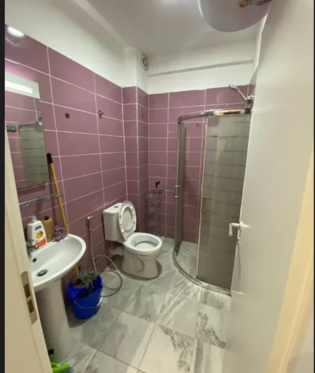 Shqiperi, jepet me qera apartament 1+1 Kati 3, 60 m² 370 € (SELITE)