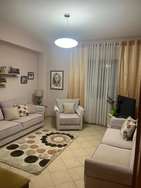 Tirane, jepet me qera apartament 2+1 Kati 4, 106 m² 700 € 