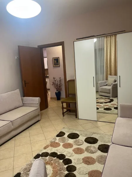 Tirane, jepet me qera apartament 2+1 Kati 4, 106 m² 700 € 