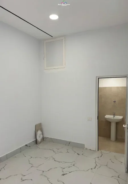 Tirane, shes dyqan Kati 0, 39 m² 213.400 € (mine peza)