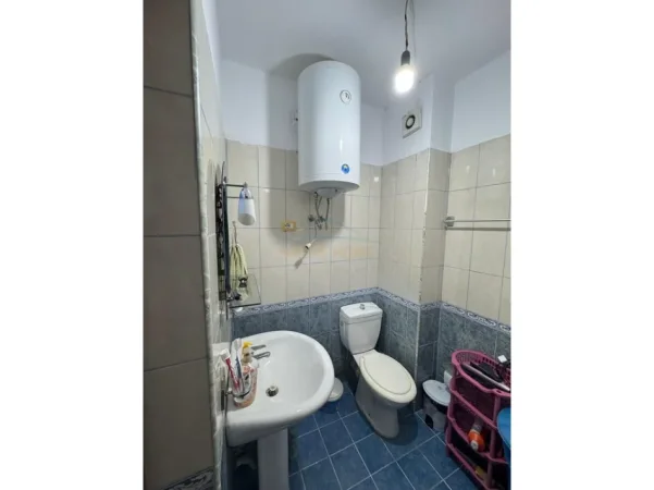 Tirane, shitet apartament 3+1+Ballkon Kati 3, 112 m² 185.000 € (UNAZA E RE)