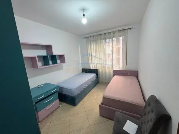 Tirane, shitet apartament 3+1+Ballkon Kati 3, 112 m² 185.000 € (UNAZA E RE)