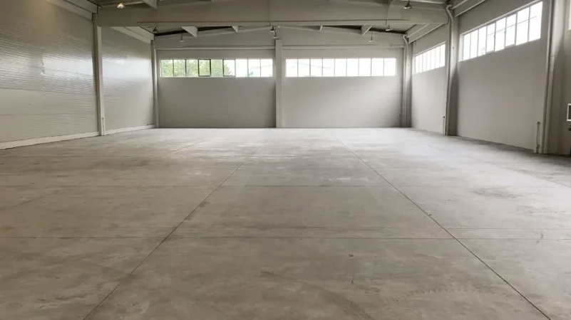 Tirane, jepet me qera magazine Kati 0, 1.100 m² 5.000 € (Autostrada Tirane Durres)