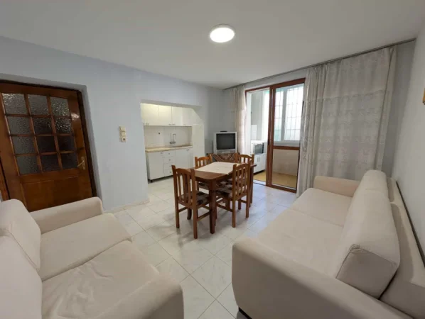 Tirane, jepet me qera apartament 2+1 Kati 1, 90 m² 500 € (Rruga Ali Demi)